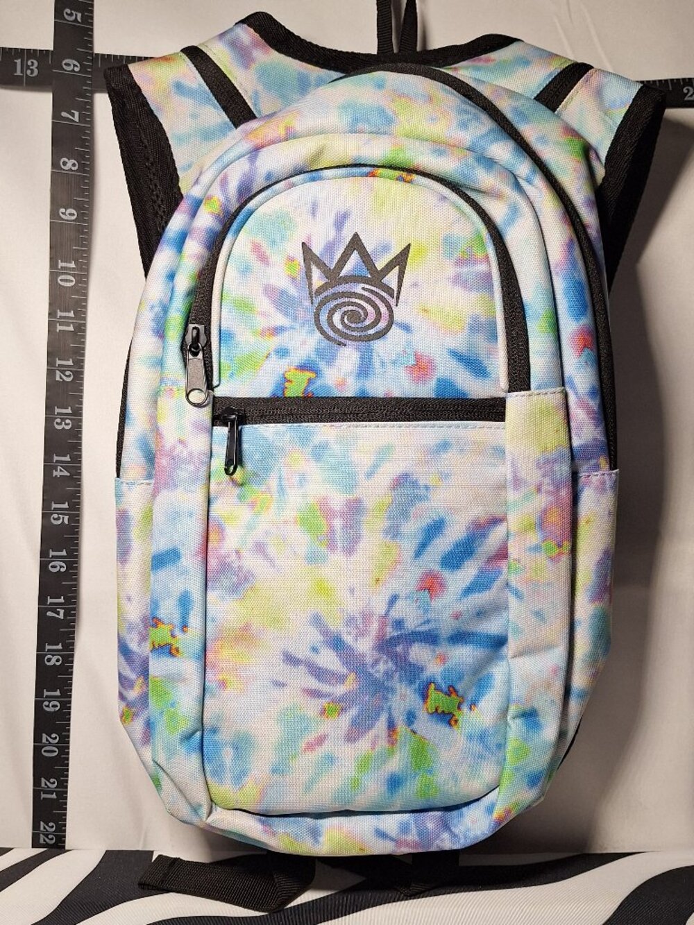NWOT Crazy Crowns Hydration Backpack with bladder - tie dye - NEW